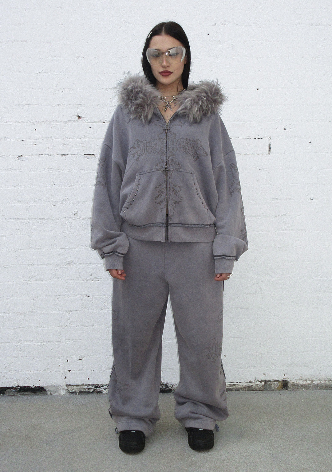 FERAL STUDDED OVERSIZED SWEATPANTS WASHED GREY
