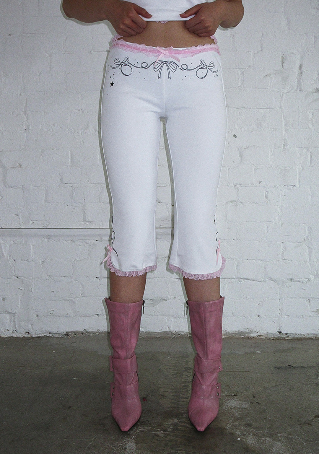 404 ERROR SCULPT STRETCH CAPRI PANTS WHITE – NAMED COLLECTIVE®