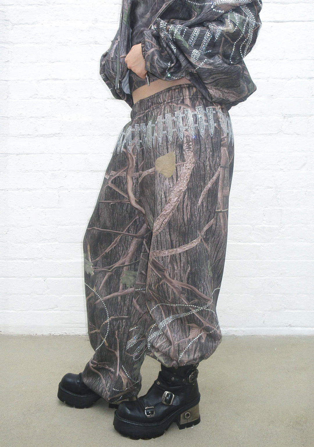 ENEMY RHINESTONE SWEATPANTS TREE CAMO