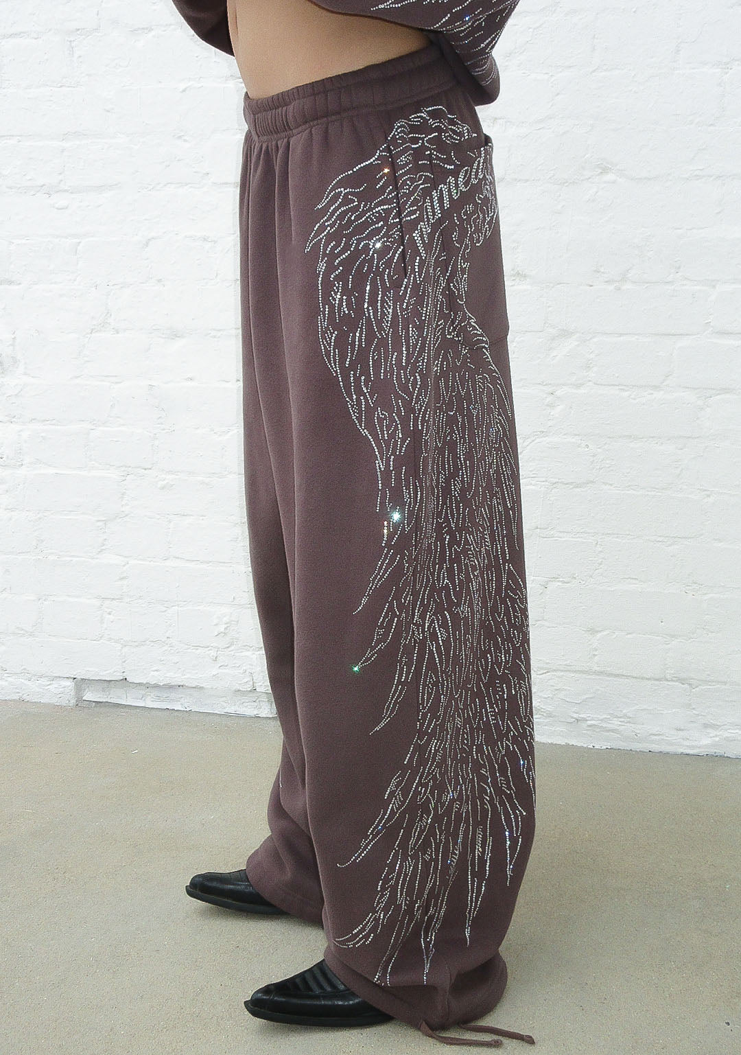 Fallen Rhinestone Oversized Sweatpants Brown – NAMED COLLECTIVE®
