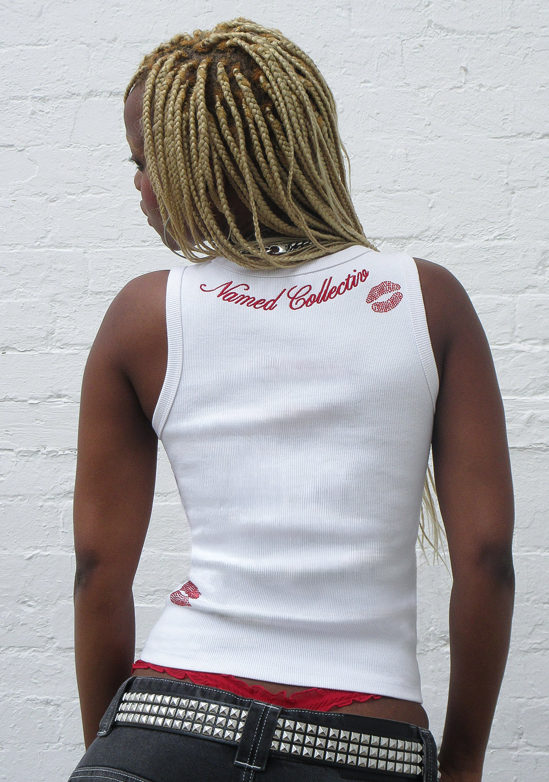 KISSES RHINESTONE RIBBED TANK WHITE – NAMED COLLECTIVE®