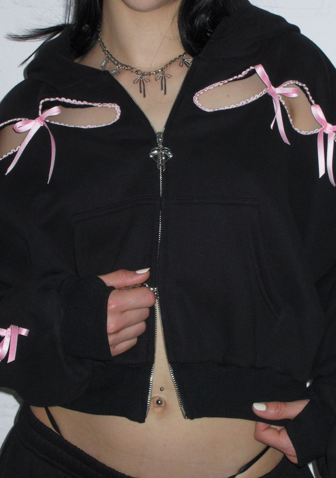 PRINC355 RIBBON CROP ZIP HOODIE BLACK