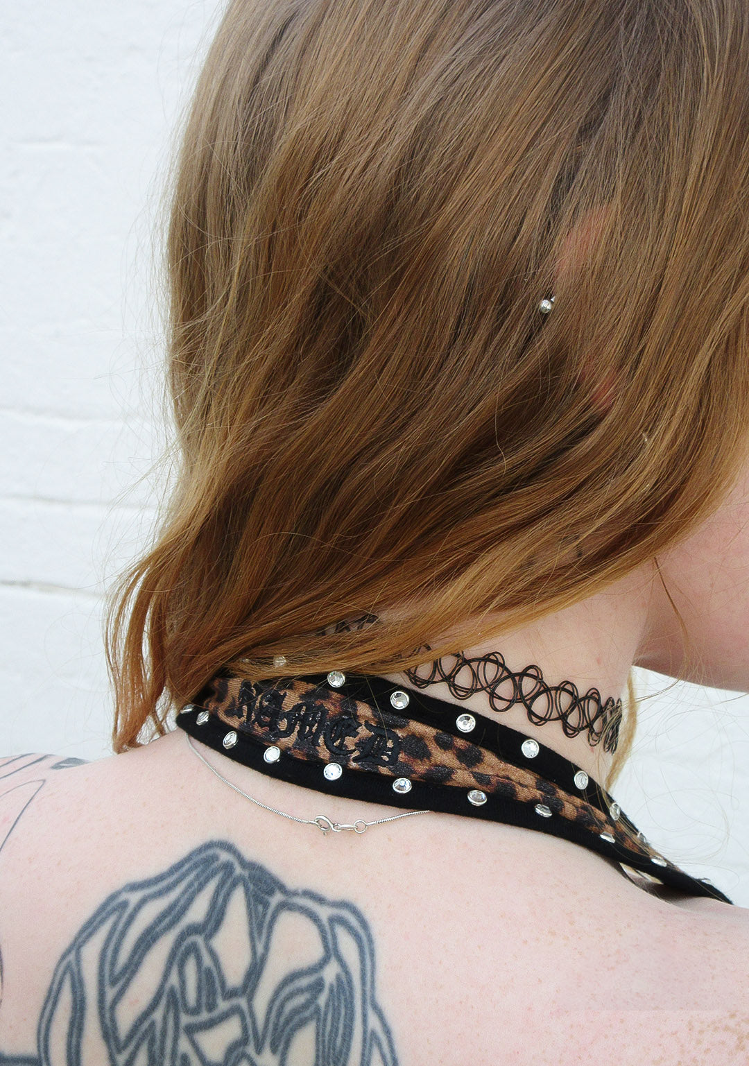 SPOILT BACKLESS HALTERNECK TOP LEOPARD