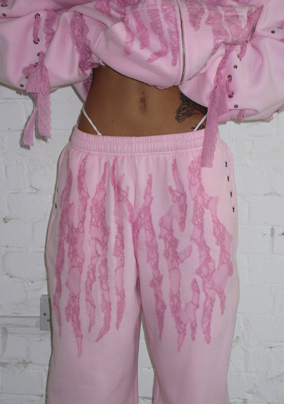 BAD ROMANCE LACE RIBBON OVERSIZED SWEATPANTS BABY PINK
