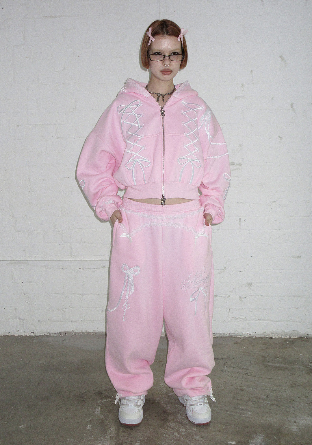 named collective ジップパーカー　ピンク　ファー　迷彩 Confessions Embroidered Crop Zip Hoodie Baby Pink – NAMED COLLECTIVE®