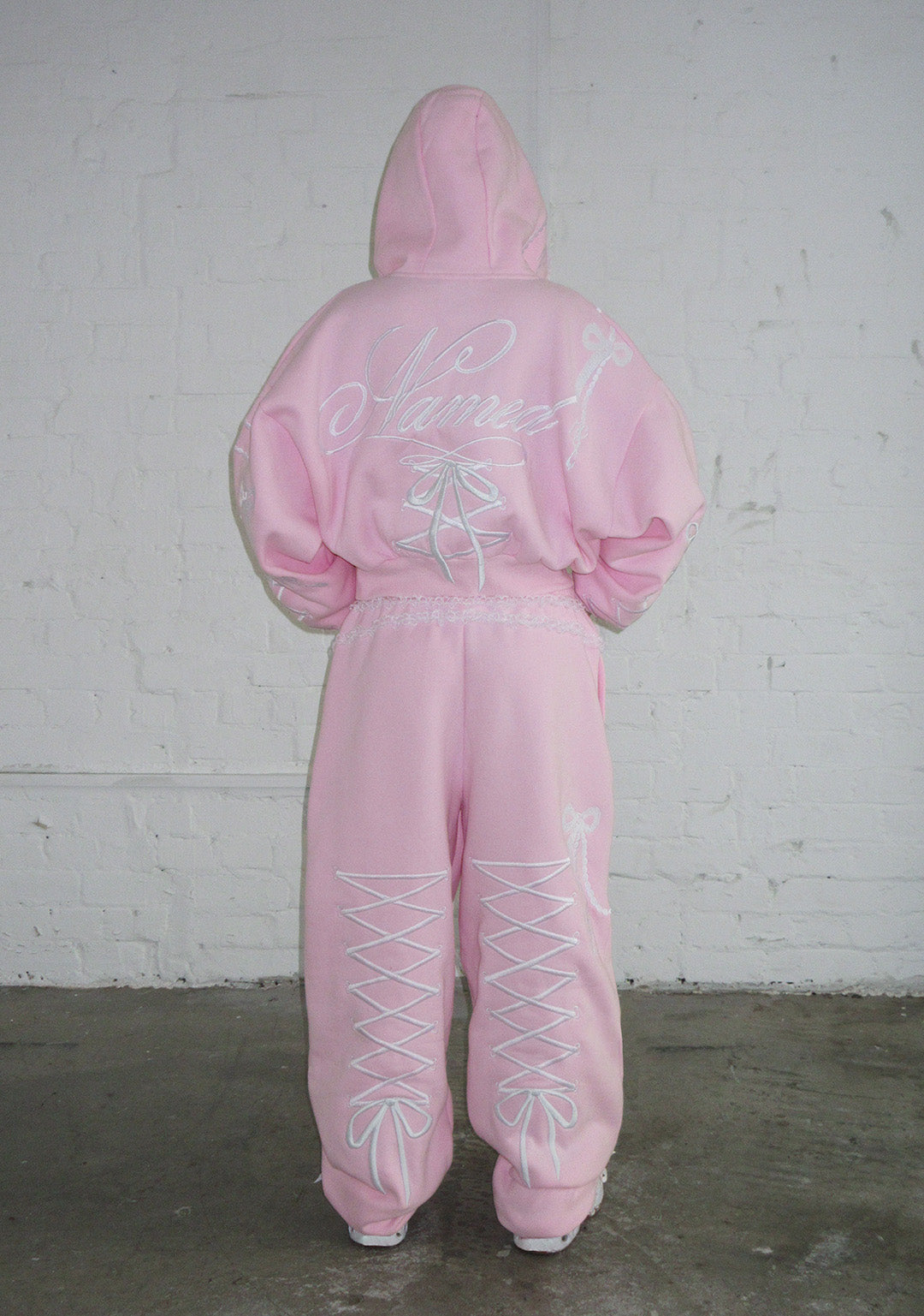 CONFESSIONS EMBROIDERED OVERSIZED SWEATPANTS BABY PINK
