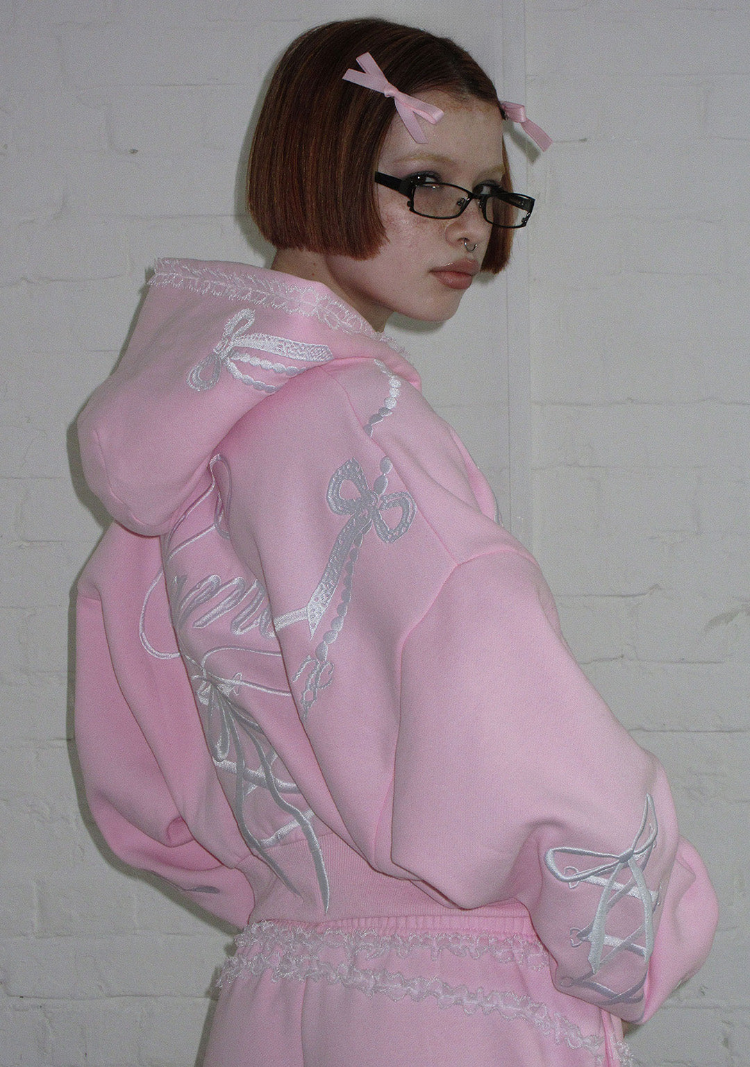 CONFESSIONS EMBROIDERED OVERSIZED SWEATPANTS BABY PINK