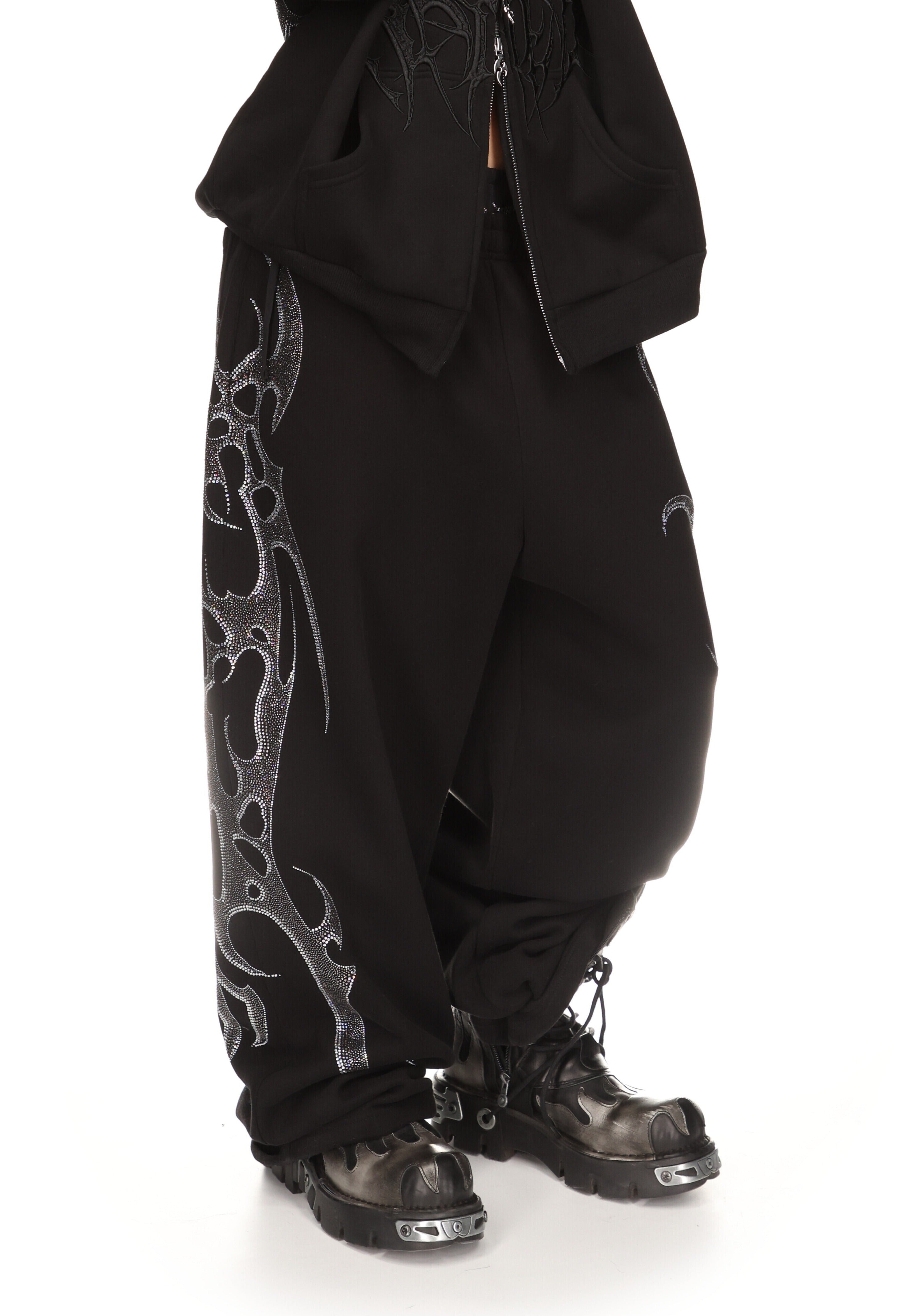 Crash Rhinestone Oversized Sweatpants Black – NAMED COLLECTIVE®