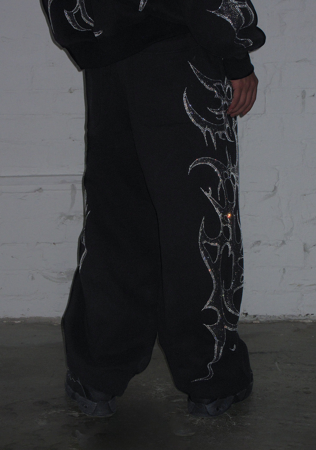 CRASH RHINESTONE OVERSIZED SWEATPANTS BLACK