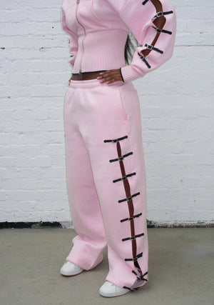CRUSH BUCKLE OVERSIZED SWEATPANTS BABY PINK