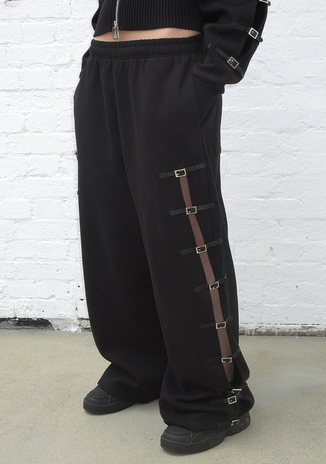 Crush Buckle Oversized Sweatpants Black – NAMED COLLECTIVE®