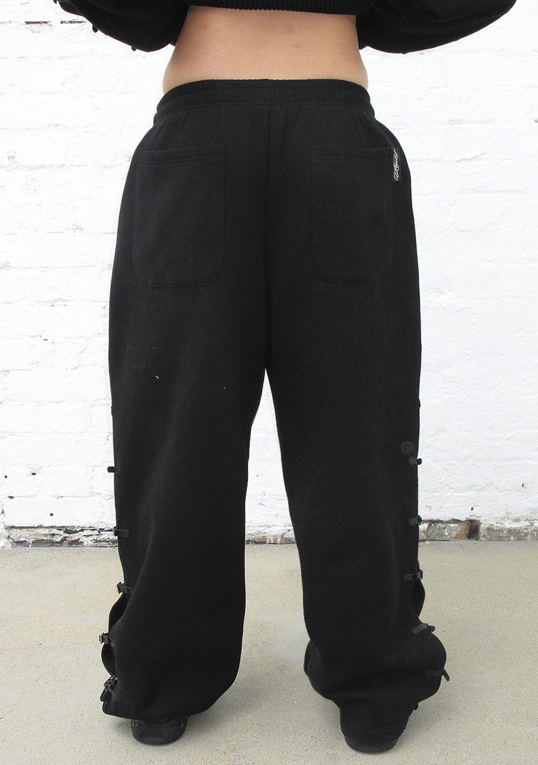 Crush Buckle Oversized Sweatpants Black – NAMED COLLECTIVE®