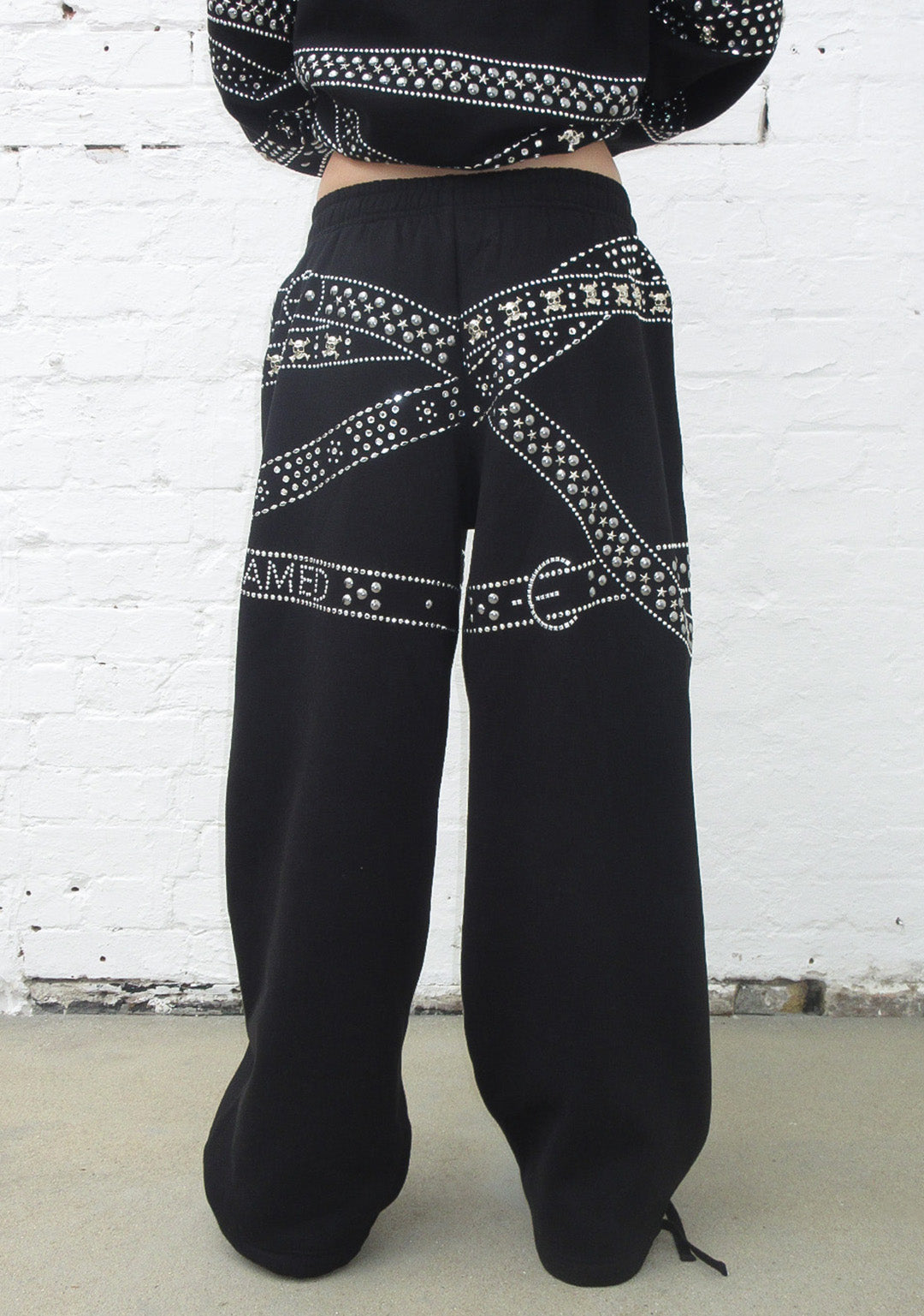 CRUSH STUDDED BELT OVERSIZED SWEATPANTS BLACK