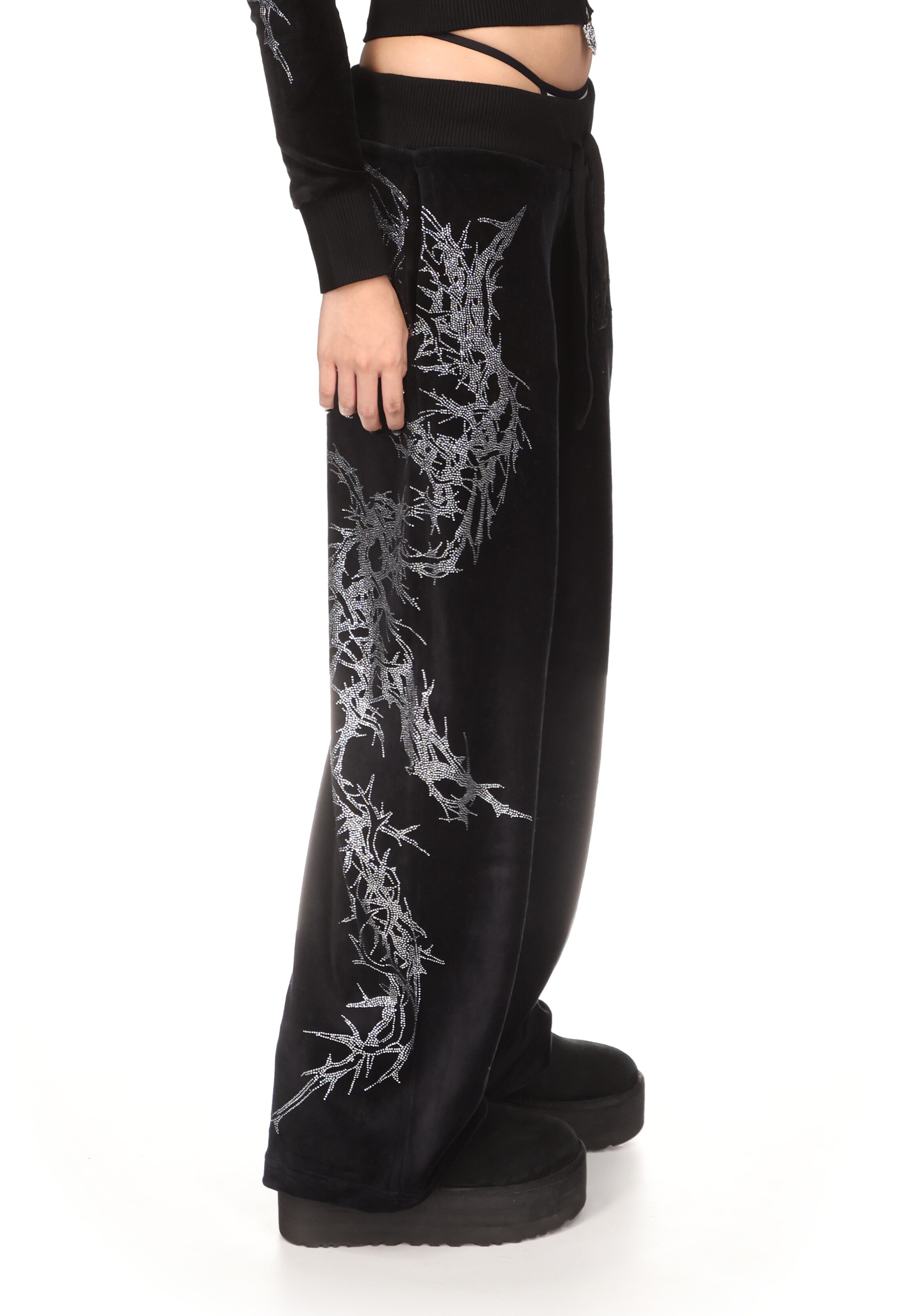 Curse Rhinestone Velour Sweatpants Black – NAMED COLLECTIVE®