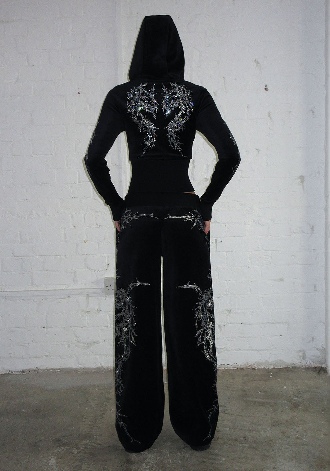 CURSE RHINESTONE VELOUR SWEATPANTS BLACK