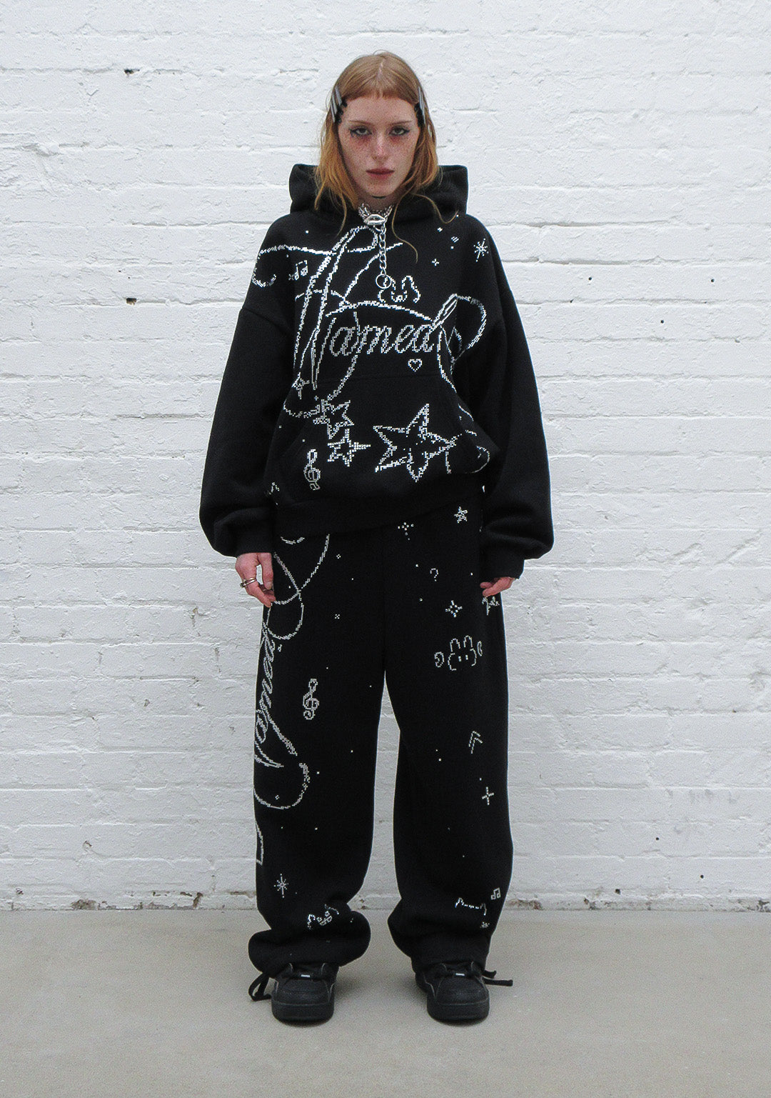 DREAMER RHINESTONE TEDDY PULLOVER HOODIE BLACK