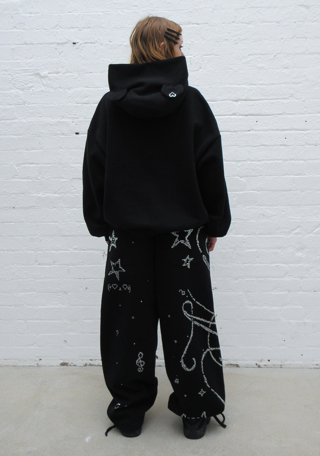 Dreamer Rhinestone Teddy Pullover Hoodie Black – NAMED COLLECTIVE®