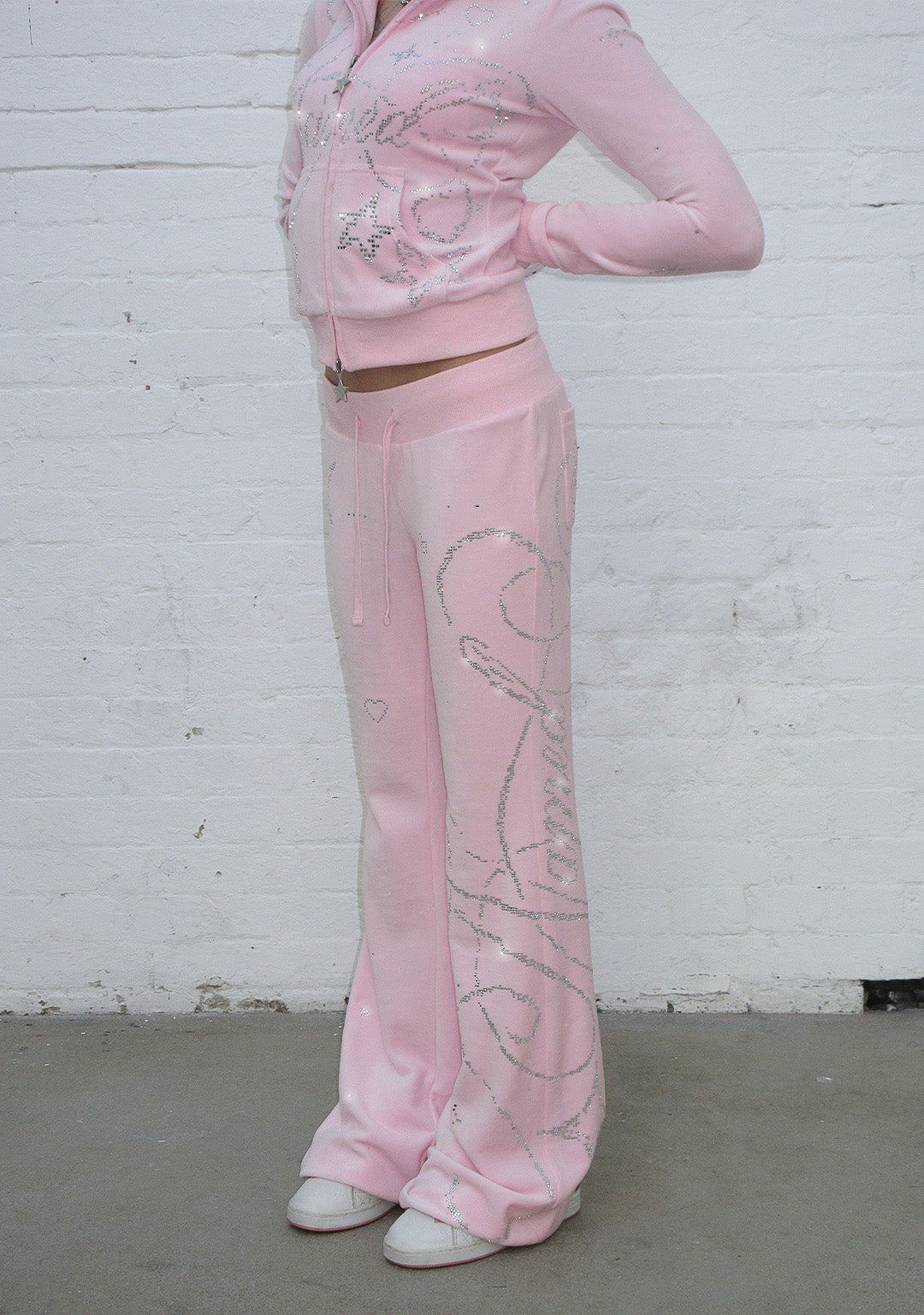 DREAMER RHINESTONE VELOUR SWEATPANTS BABY PINK