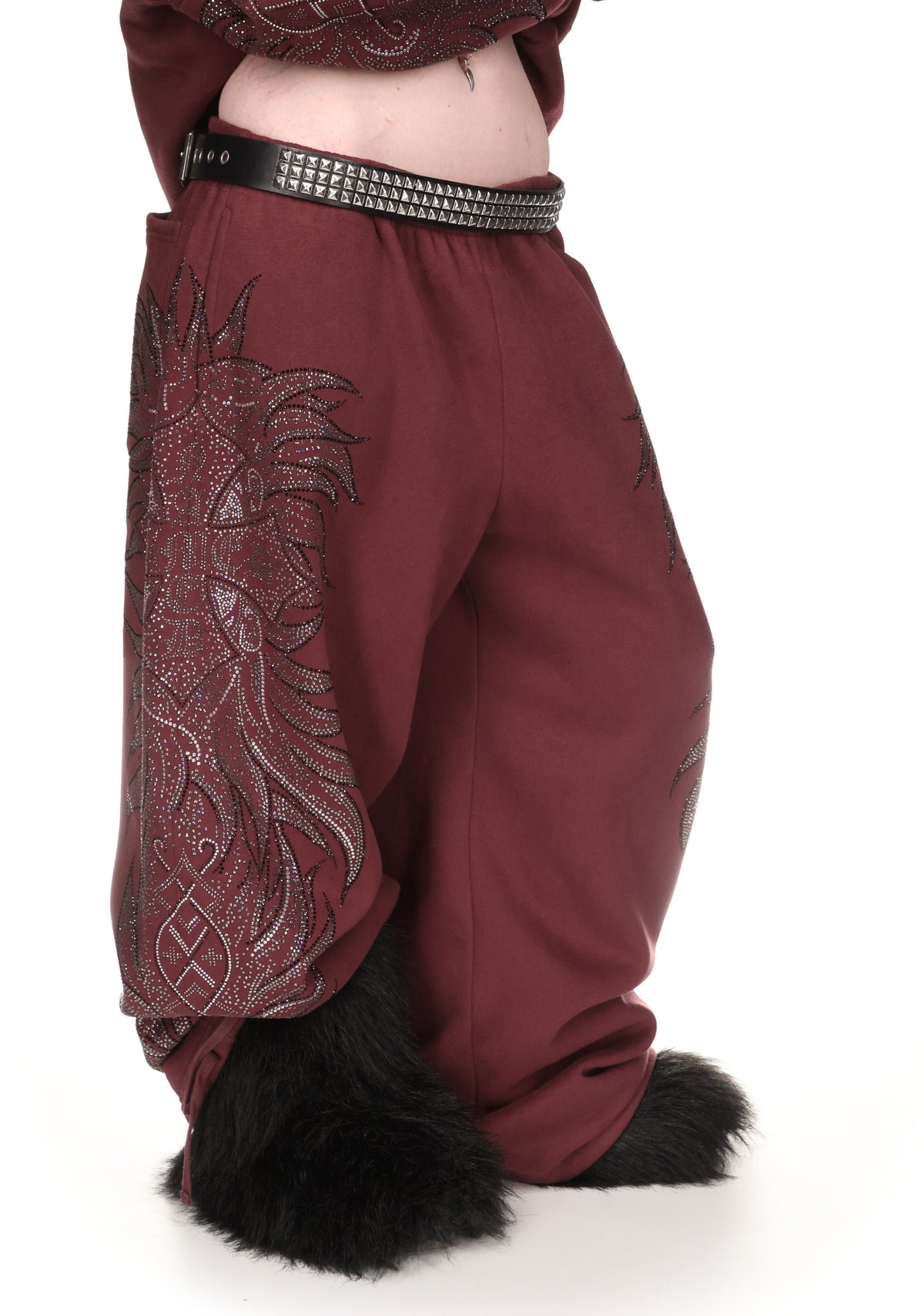 DUSK RHINESTONE OVERSIZED SWEATPANTS DARK RED