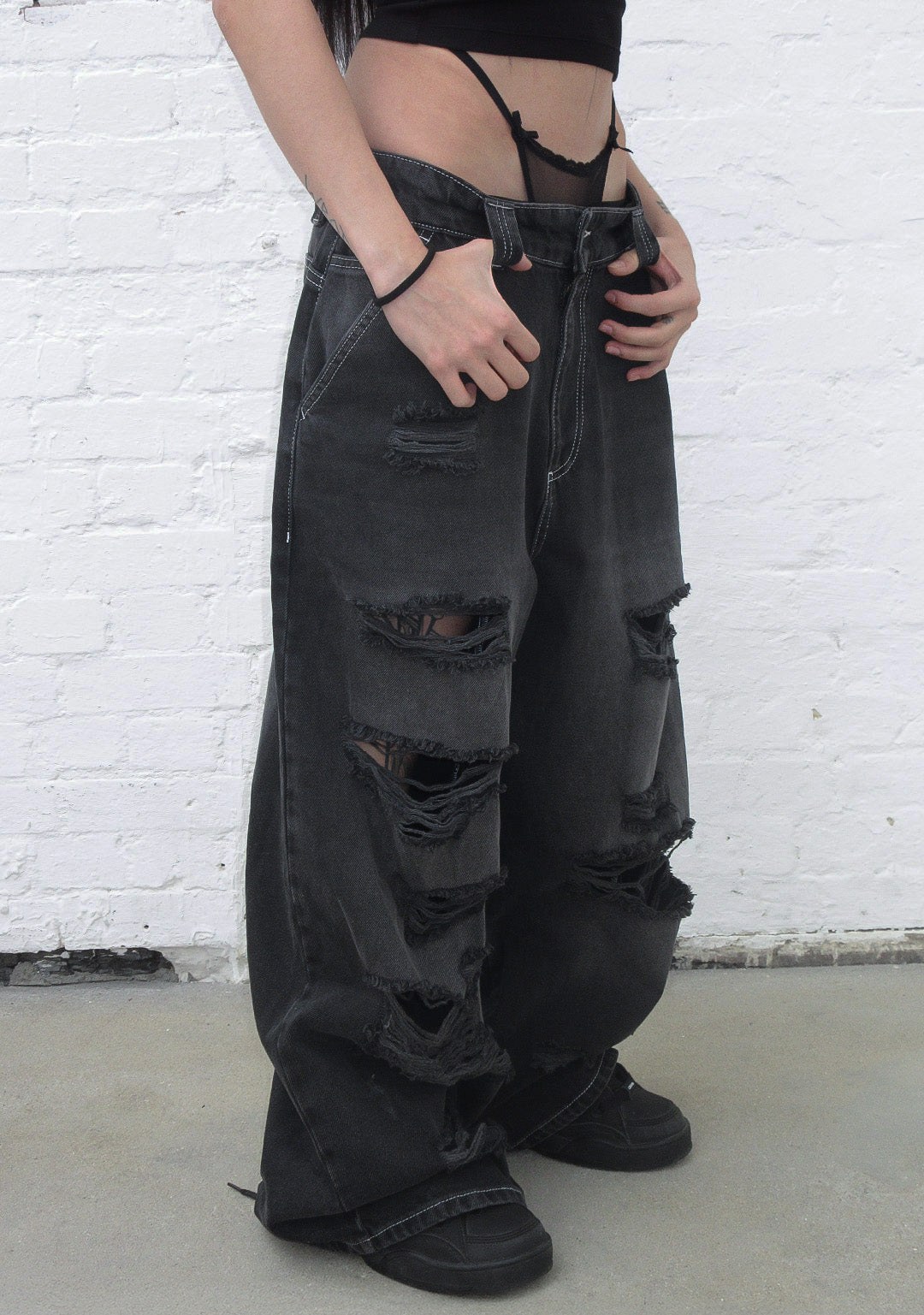 Faithful Studded Oversized Jeans Washed Black – NAMED COLLECTIVE®