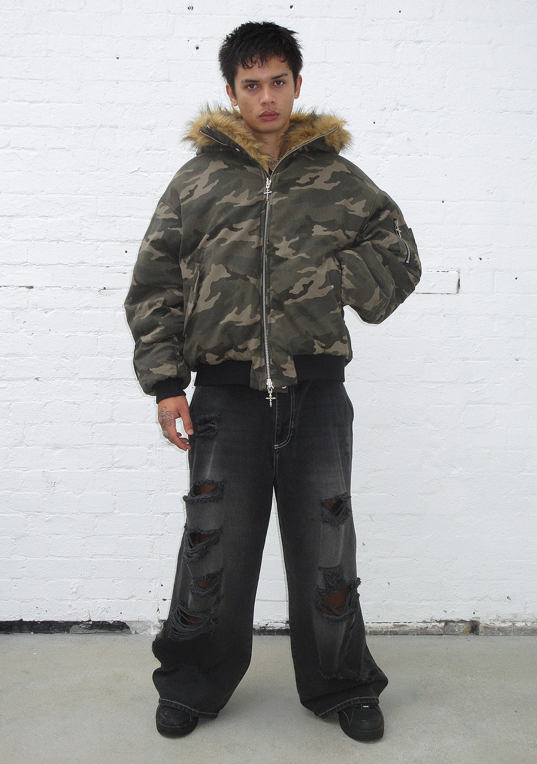 FAITHFUL STUDDED OVERSIZED JEANS WASHED BLACK