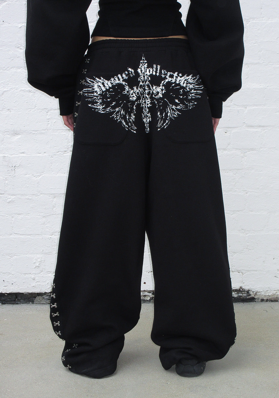 FALLEN HOOK AND EYE OVERSIZED SWEATPANTS BLACK