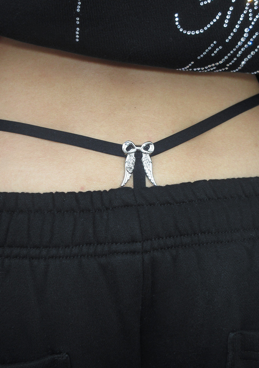 FALLEN WINGS CHARM MESH G-STRING BLACK