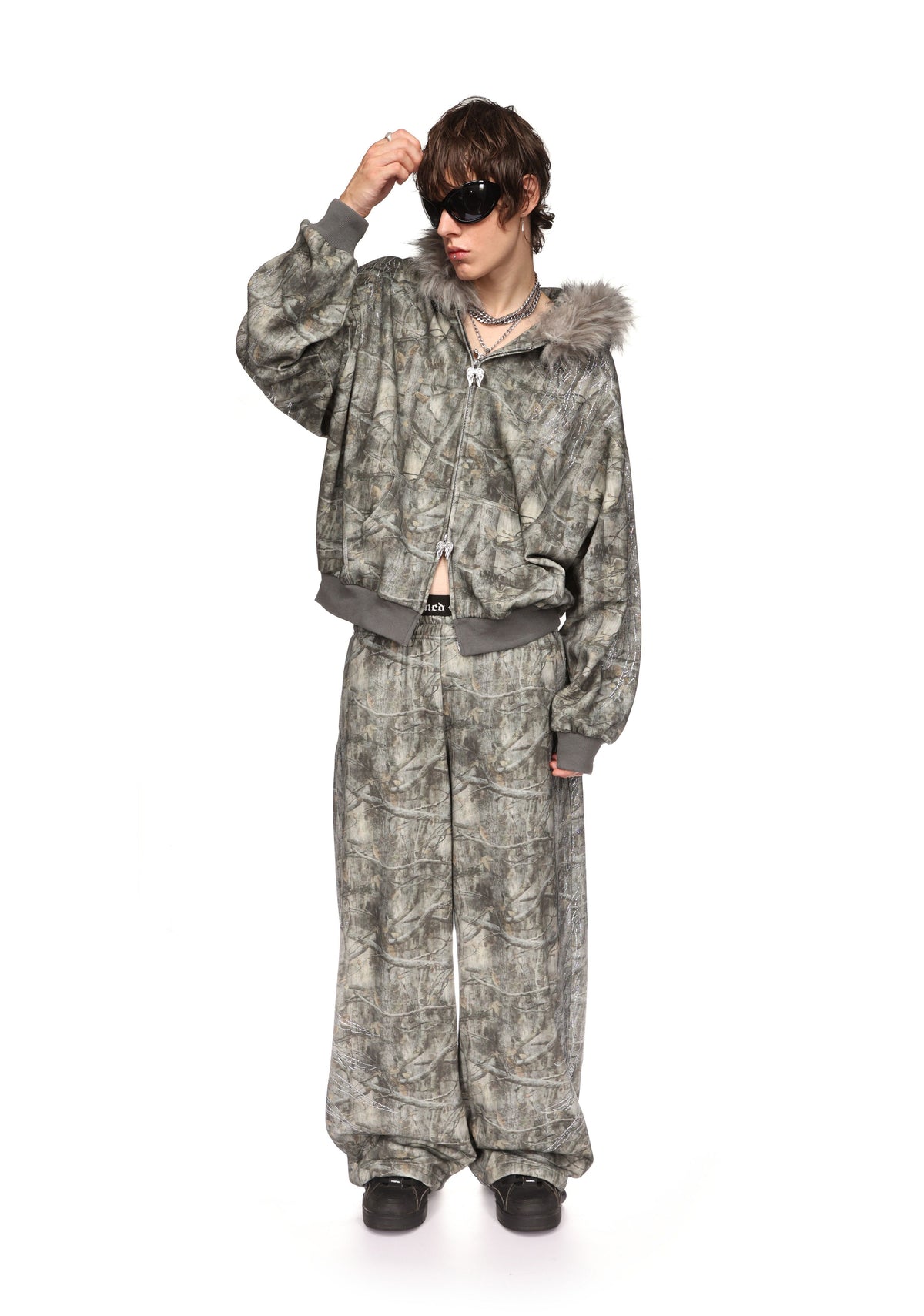 FALLEN RHINESTONE OVERSIZED SWEATPANTS TREE CAMO