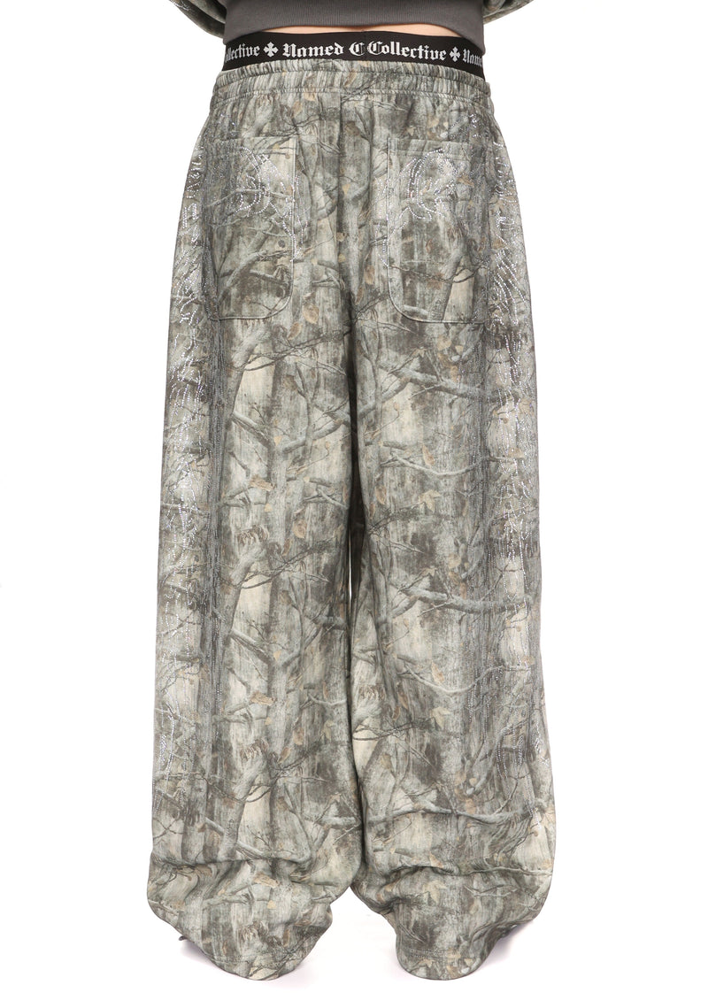 FALLEN RHINESTONE OVERSIZED SWEATPANTS TREE CAMO