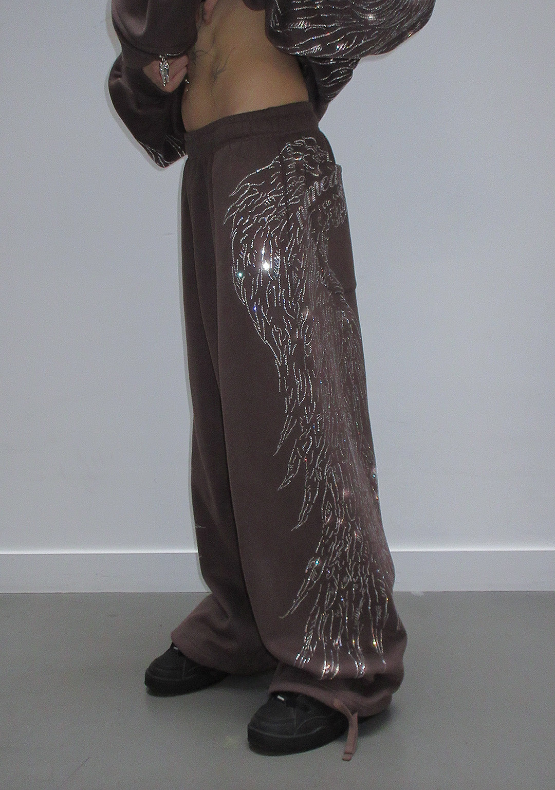 FALLEN RHINESTONE OVERSIZED SWEATPANTS BROWN
