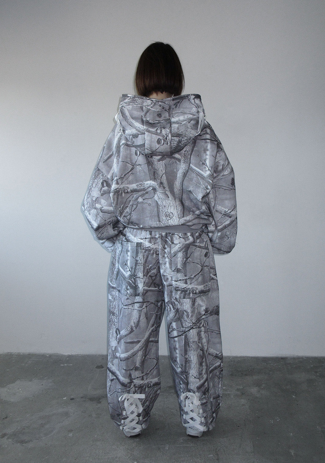 FORBIDDEN ZIP HOODIE SNOW