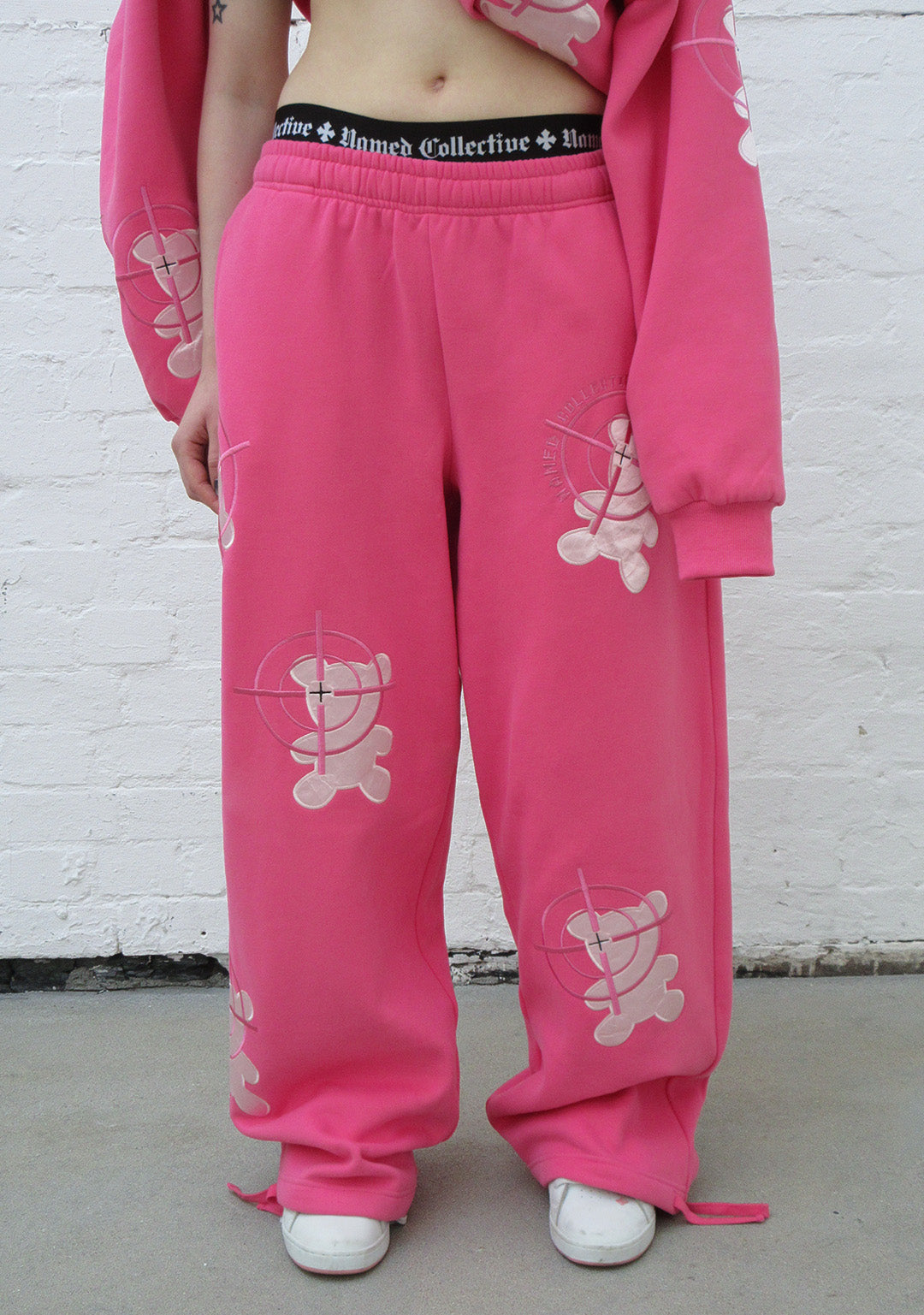 GAMER OVERSIZED SWEATPANTS HOT PINK