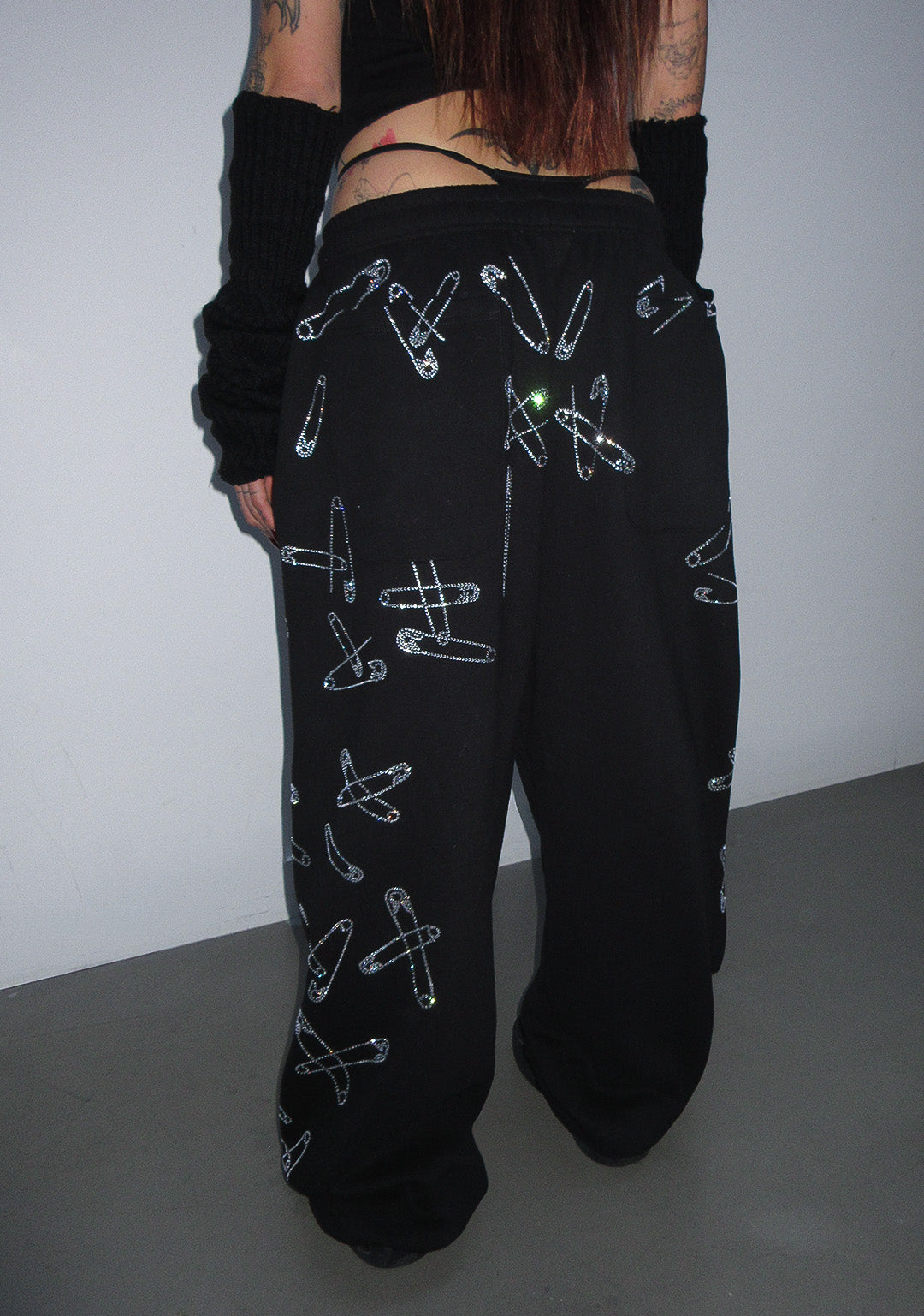 HEIST RHINESTONE SAFETY PIN OVERSIZED SWEATPANTS BLACK