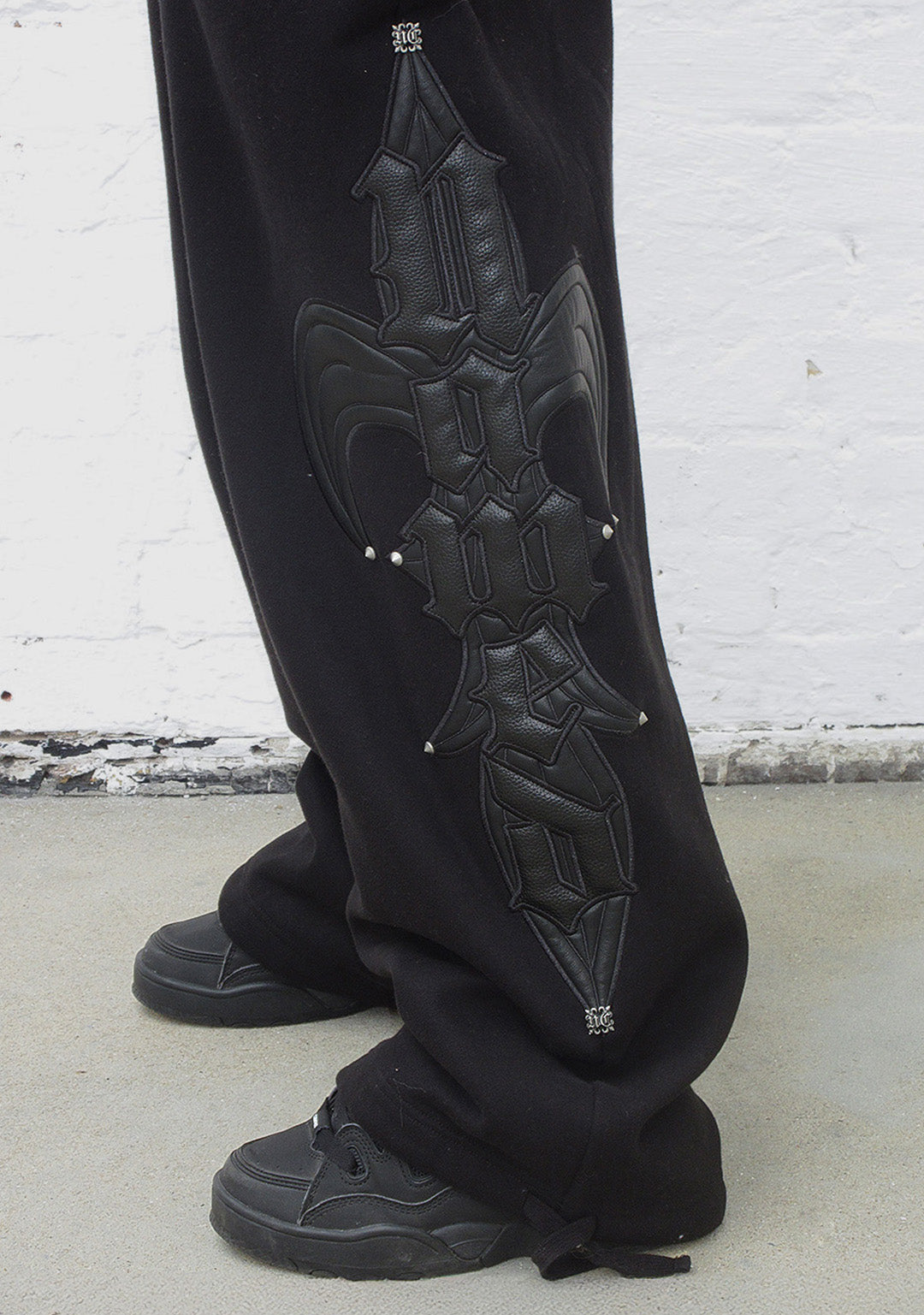 MIDNIGHT STUDDED OVERSIZED SWEATPANTS BLACK
