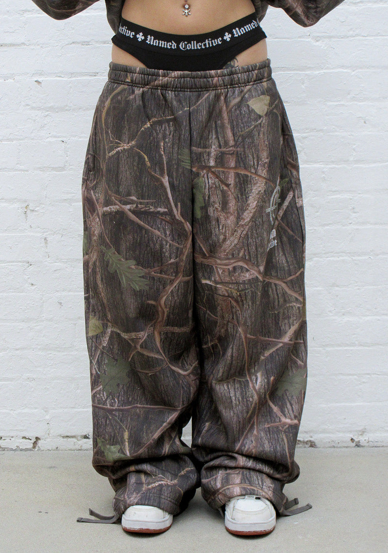 MISSION OVERSIZED SWEATPANTS TREE CAMO