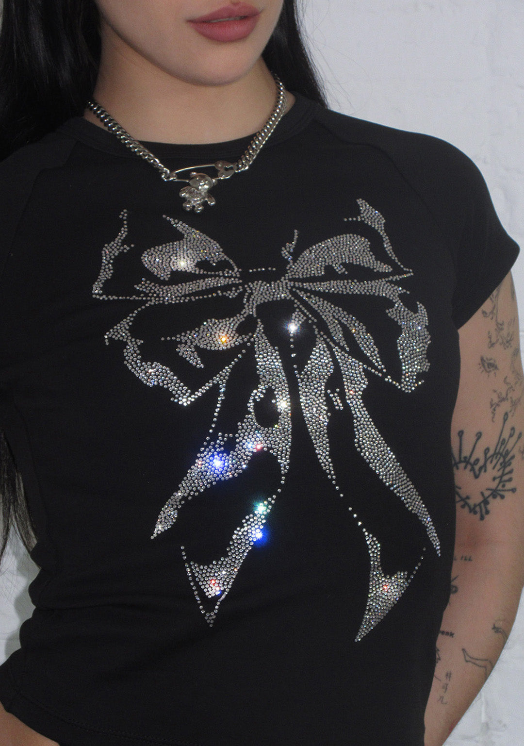 NOCTURNAL RHINESTONE BOW BABY TEE BLACK
