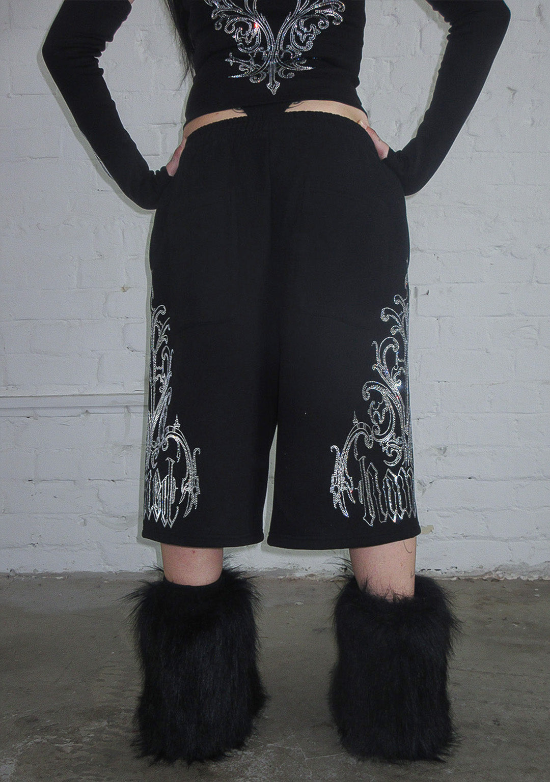 NOCTURNAL RHINESTONE OVERSIZED SWEATSHORTS BLACK