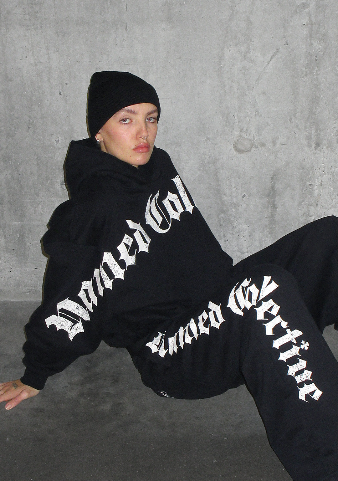 Nth Active Old English Oversized Pullover Hoodie Black – NAMED