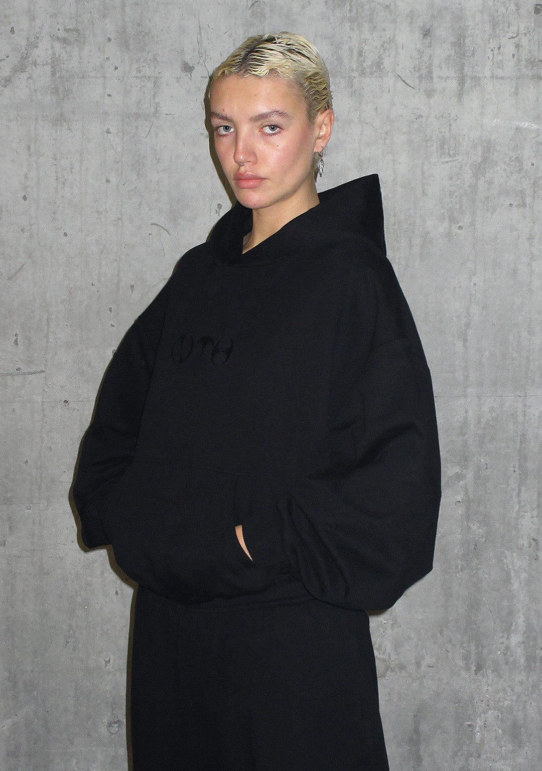 Nth ACTIVE OVERSIZED PULLOVER HOODIE BLACK