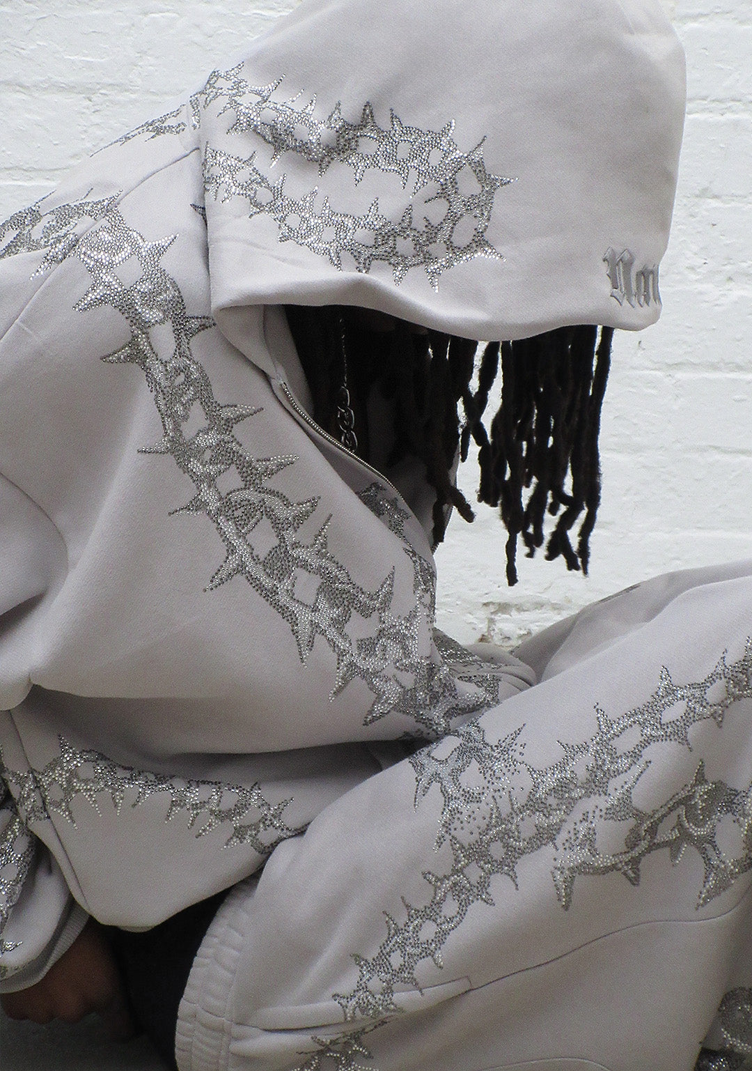 OMEN RHINESTONE OVERSIZED SWEATPANTS SMOKE GREY