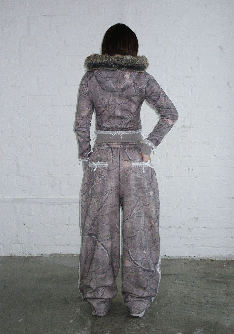PREY OVERSIZED SWEATPANTS TREE CAMO