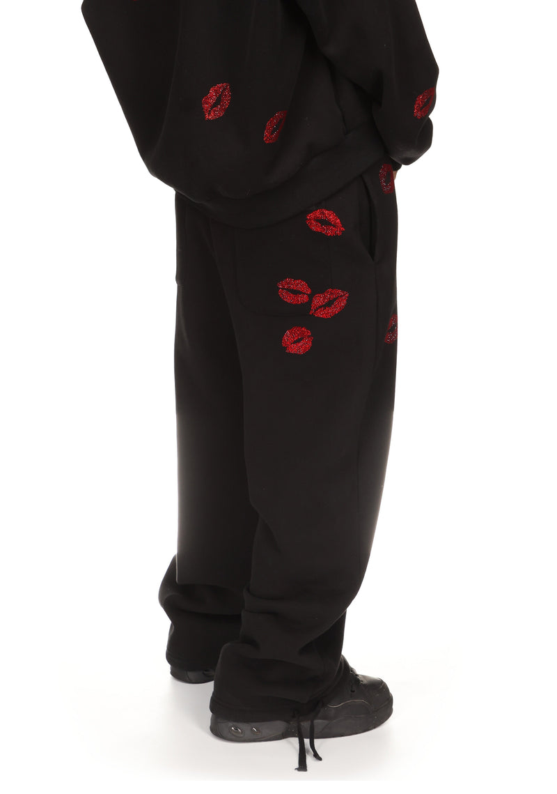 TEASE RHINESTONE KISS OVERSIZED SWEATPANTS BLACK