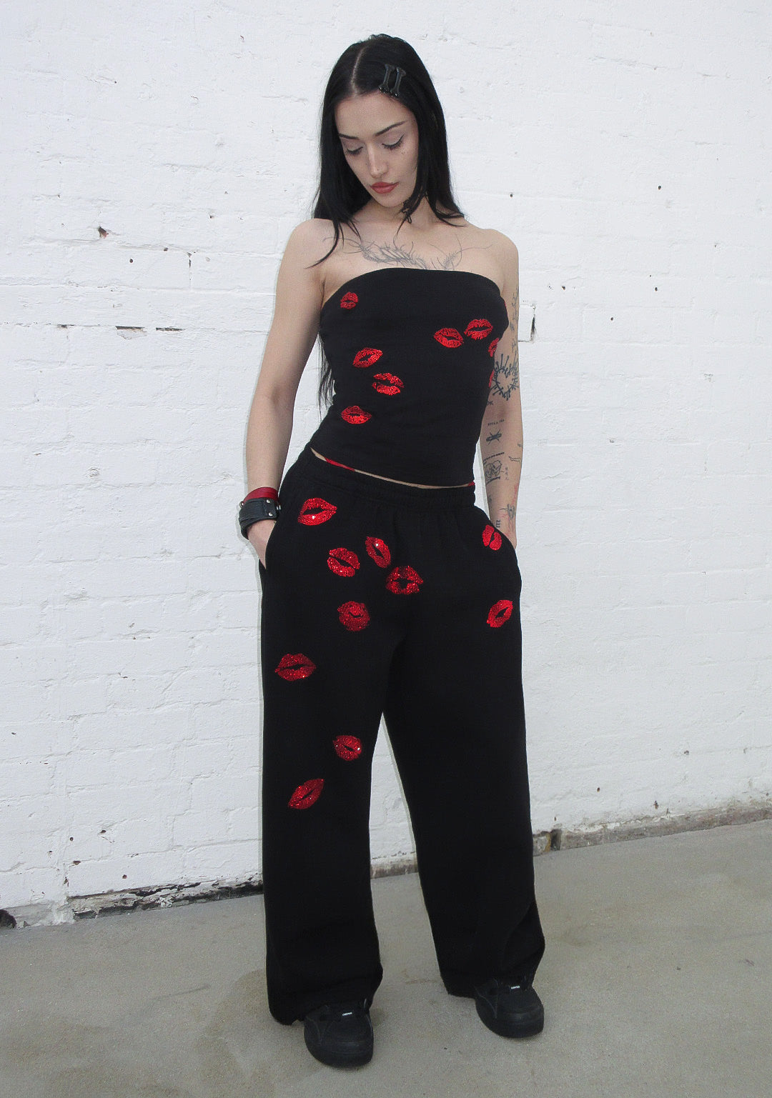 Tease Rhinestone Kiss Tube Top Black – NAMED COLLECTIVE®