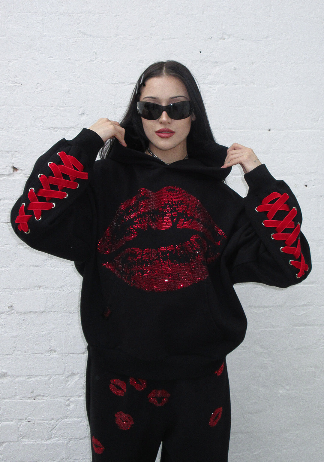 TEASE RHINESTONE KISS PULLOVER HOODIE BLACK