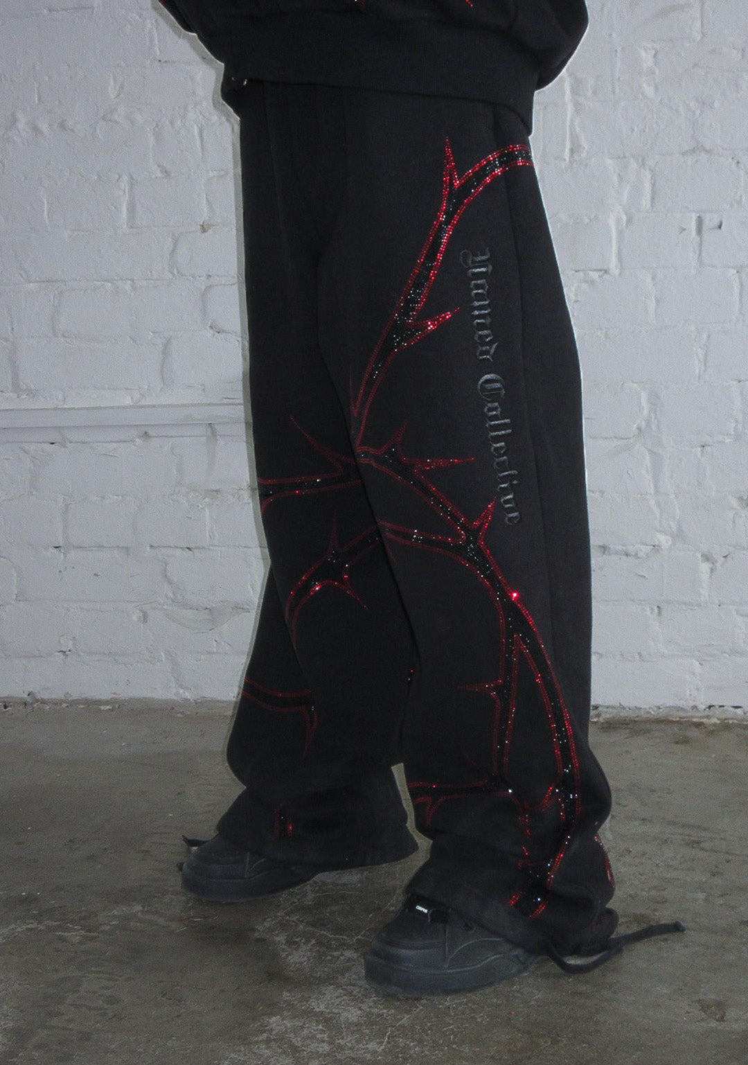 Thorn Rhinestone Sweatpants Black And Red – NAMED COLLECTIVE®
