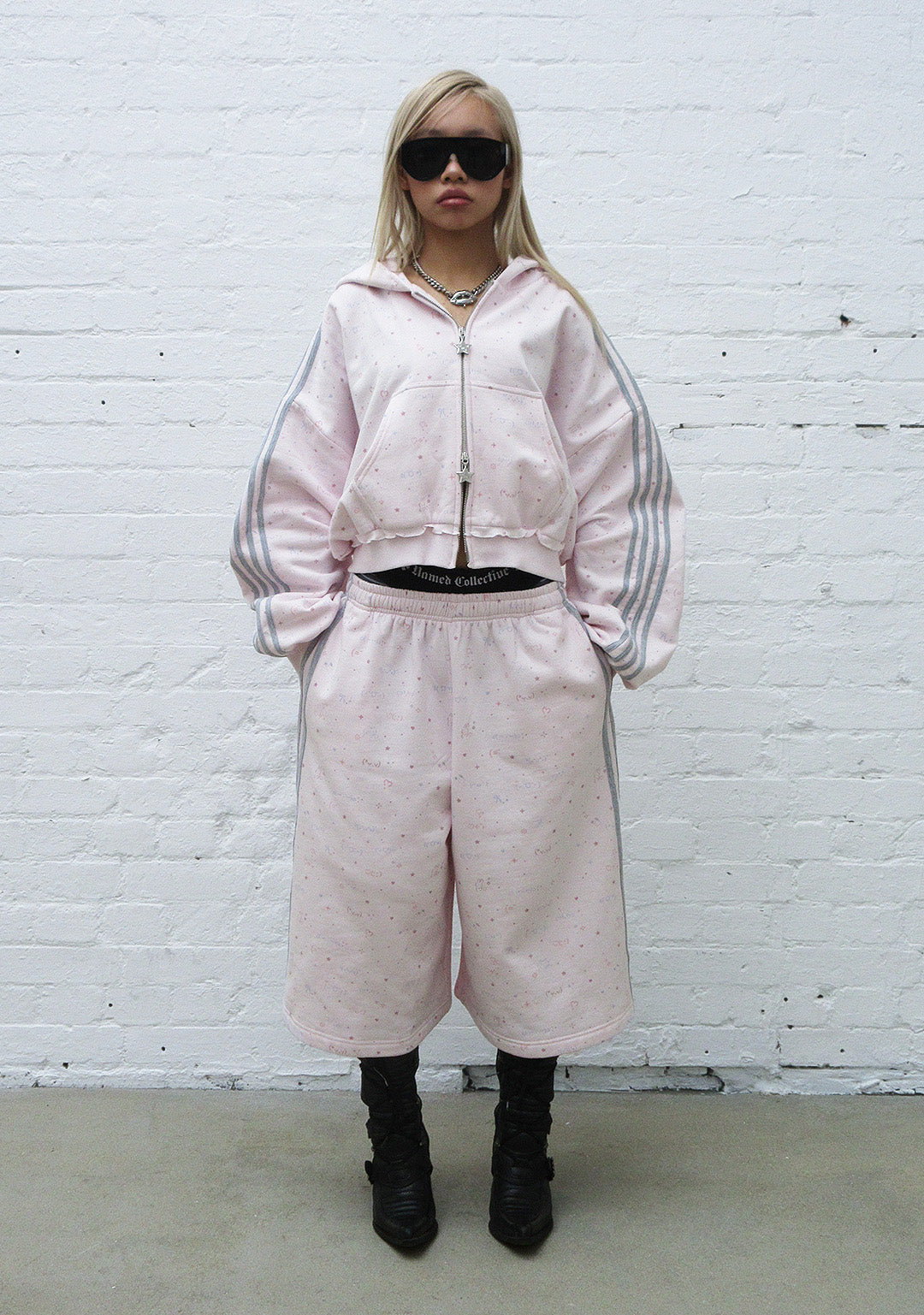 TREASURE SPORTY OVERSIZED SWEATSHORTS BABY PINK