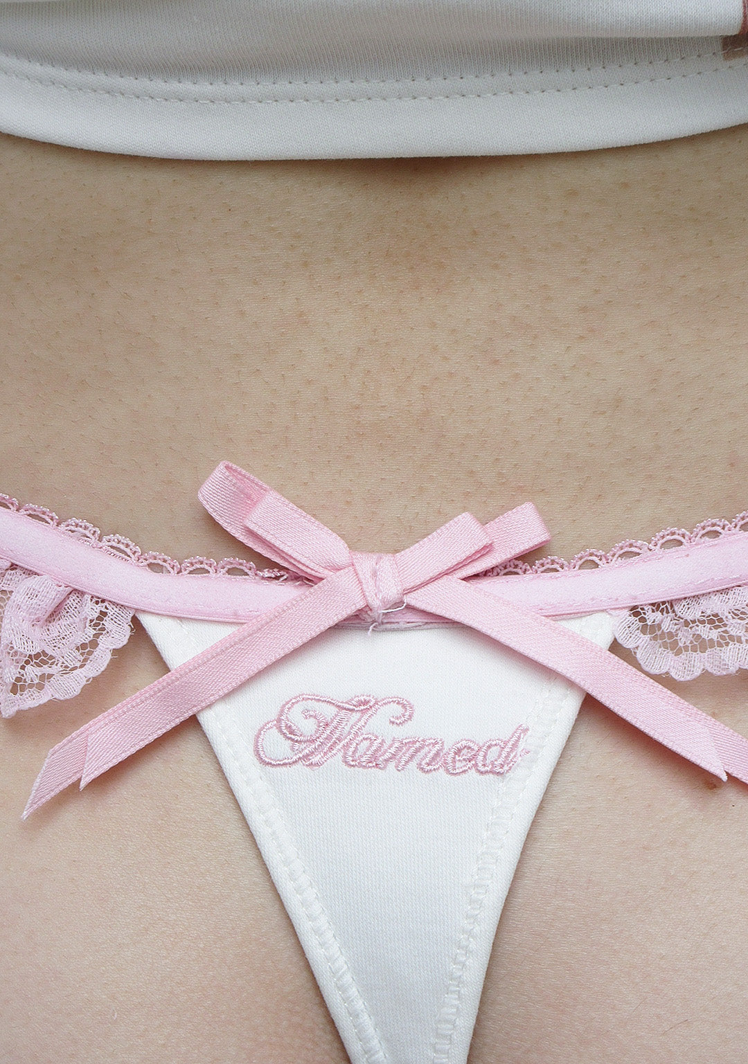 TRINKET MOTIF THONG WHITE