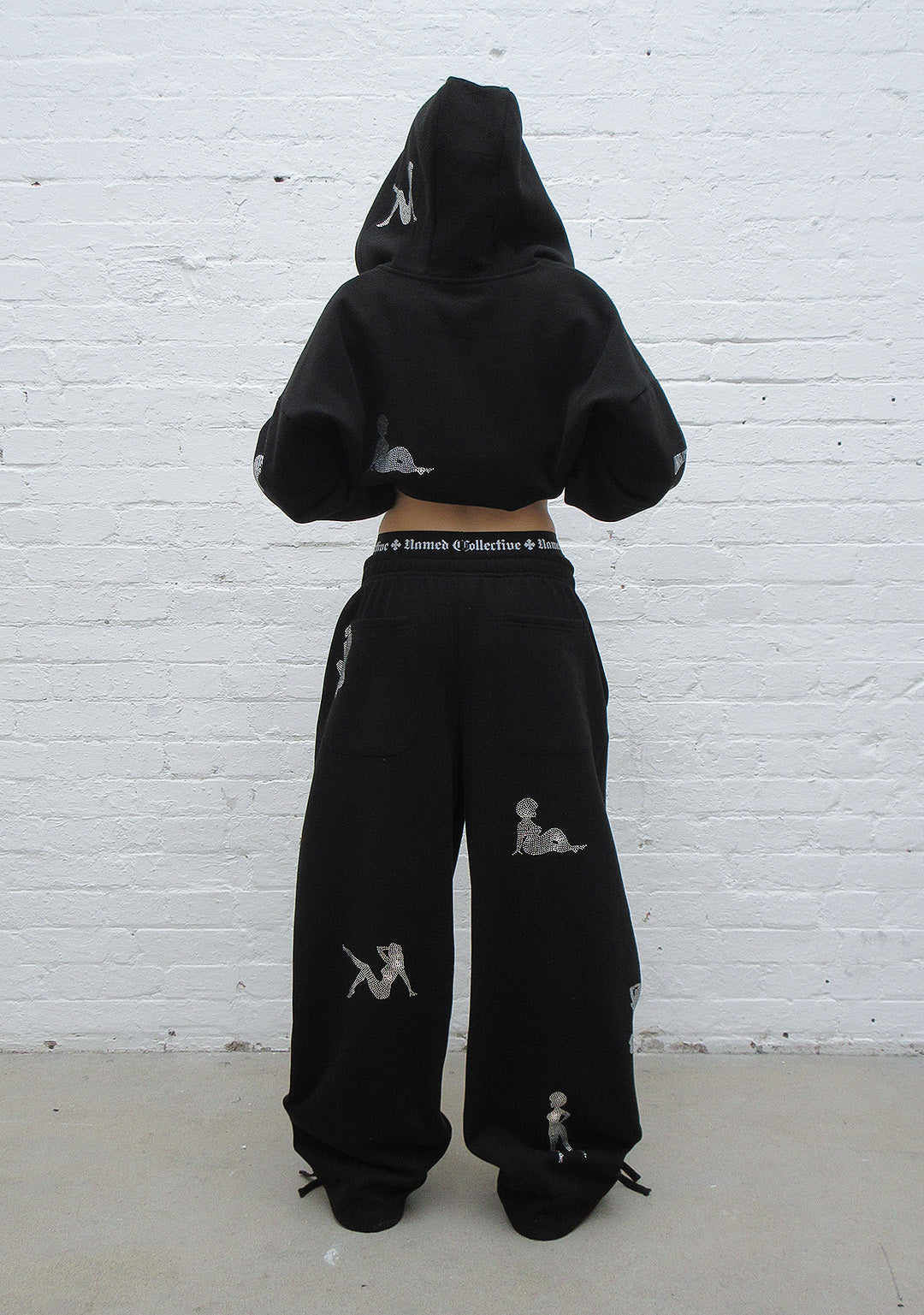 Unrealistic Ideals Rhinestone Oversized Sweatpants Black – NAMED