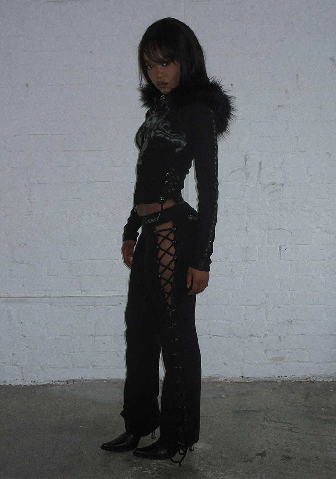 VENDETTA SCULPT STRETCH ZIP HOODIE BLACK (DETACHABLE FAUX FUR)