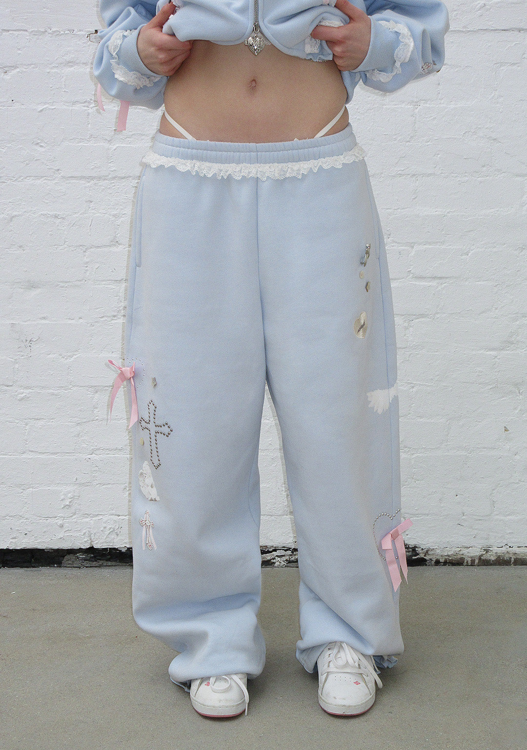 WHISPER OVERSIZED SWEATPANTS BABY BLUE